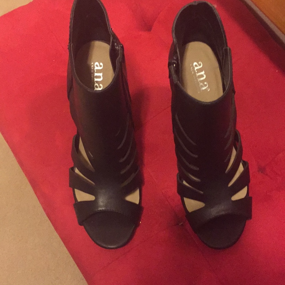 Black Sandals worn once